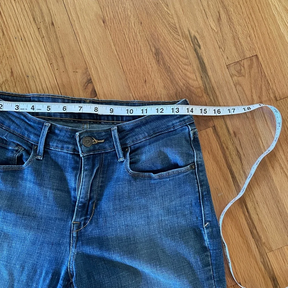 Levi’s Mid Rise size 8 - Picture 6 of 7